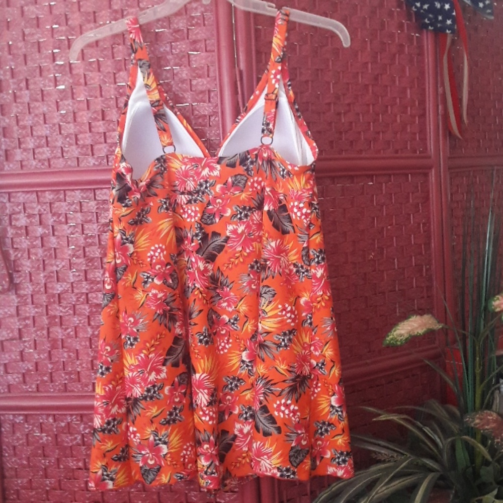 Swimsuit - Picture 2 of 3